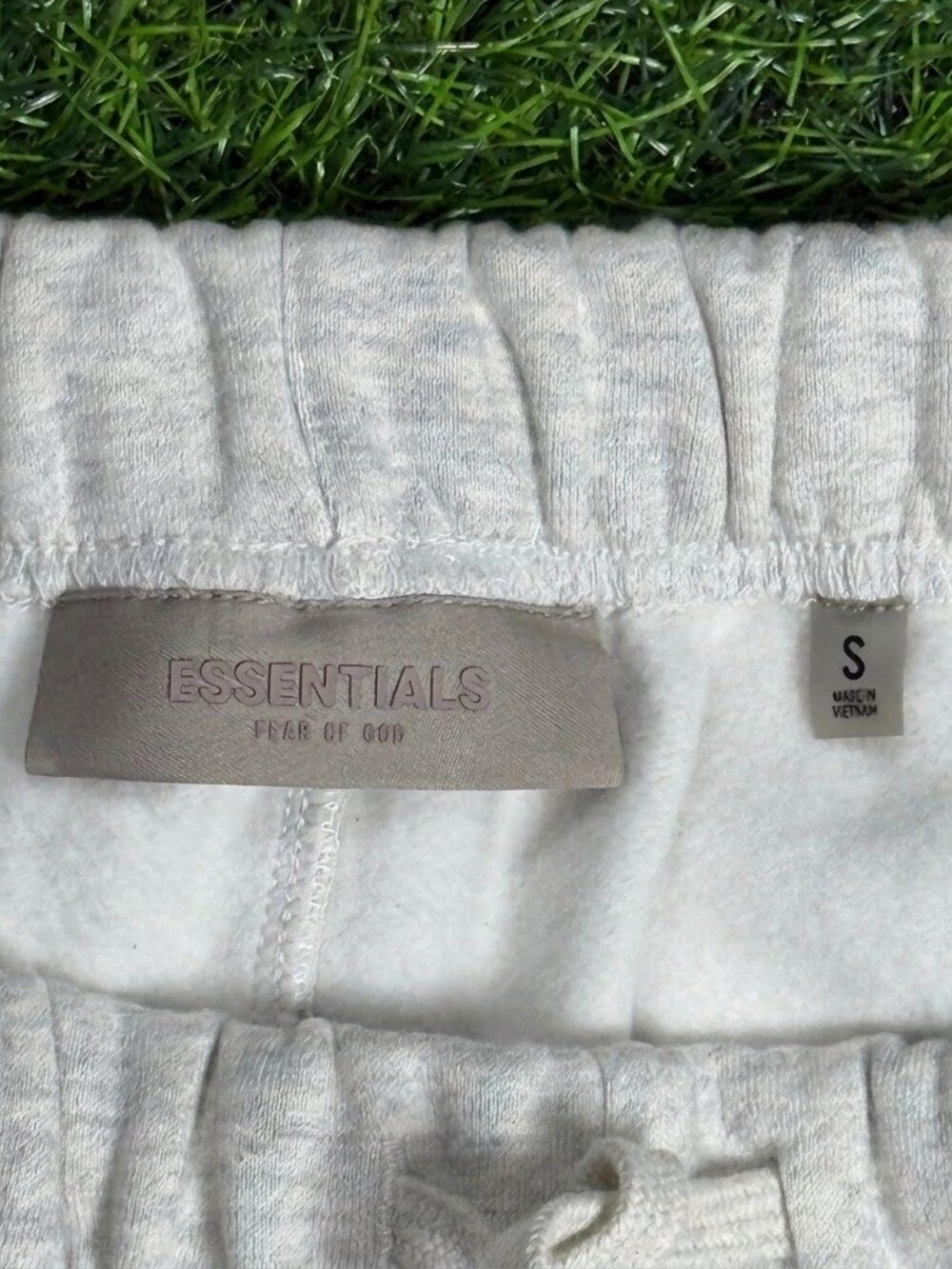 Fear of God Essentials Light Oatmeal Shorts - All Sizes - Fast Shipping - Picture 3 of 4